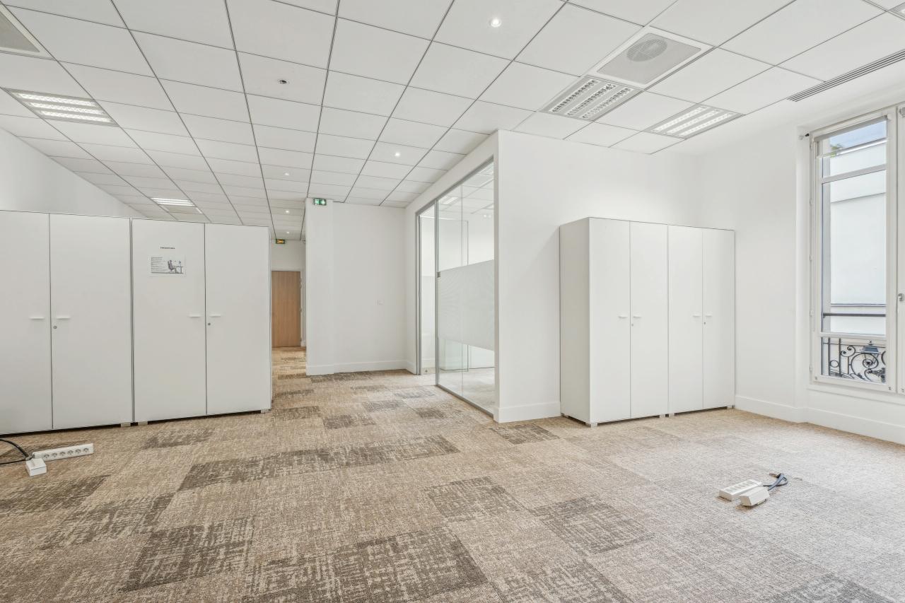 Bureau Paris 342m² Location bureau Paris OLBUR2420401 3